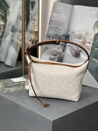  Handbags LOEWE 𝐂𝐮𝐛𝐢   size:21-12-17 cm