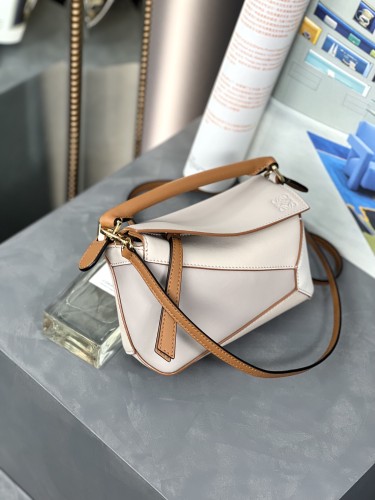  Handbags LOEWE 𝙈𝙞𝙣𝙞 𝙋𝙪𝙯𝙯𝙡𝙚 𝙀𝙙𝙜𝙚 size:18-8-12.5 cm