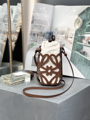  Handbags LOEWE 𝗔𝗻𝗮𝗴𝗿𝗮𝗺 size:21-12-7 cm