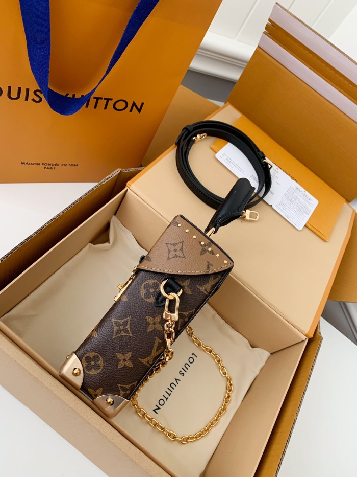  Handbags Louis Vuitton M82465 size:12.5*17.6*6 cm