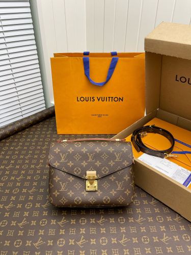  Handbags  Louis Vuitton M44875 size:25*19*7 cm