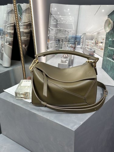  Handbags LOEWE ZP size:24−14-11 cm