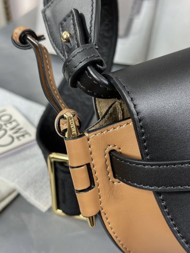  Handbags LOEWE 𝘔𝘪𝘯𝘪 𝘎𝘢𝘵𝘦 size:15*12.5*9cm