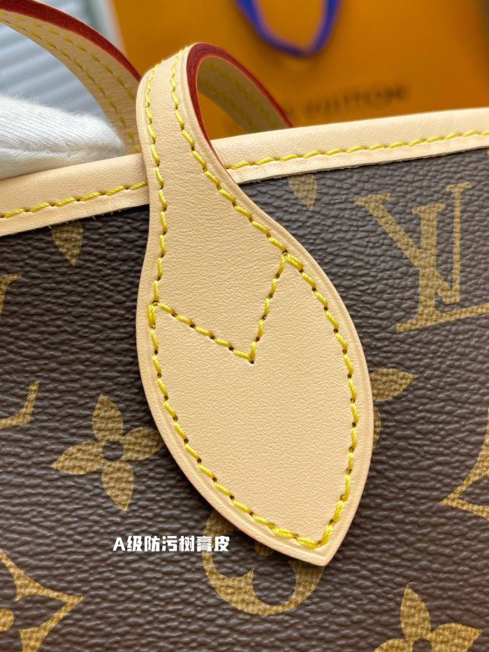 Handbags Louis Vuitton M40995 size:31*28*14 cm