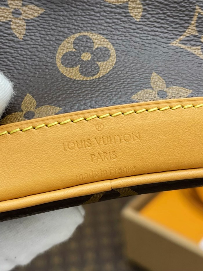  Handbags Louis Vuitton M81266 size:13*16*10 cm