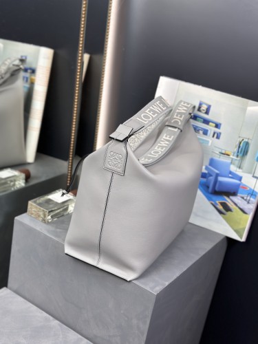  Handbags LOEWE 𝐂𝐮𝐛𝐢   size:43-13.5-29 cm