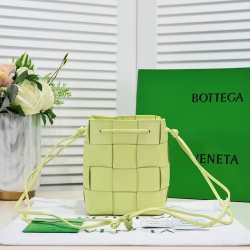  Handbags Bottega Veneta 6612 size:19 cm