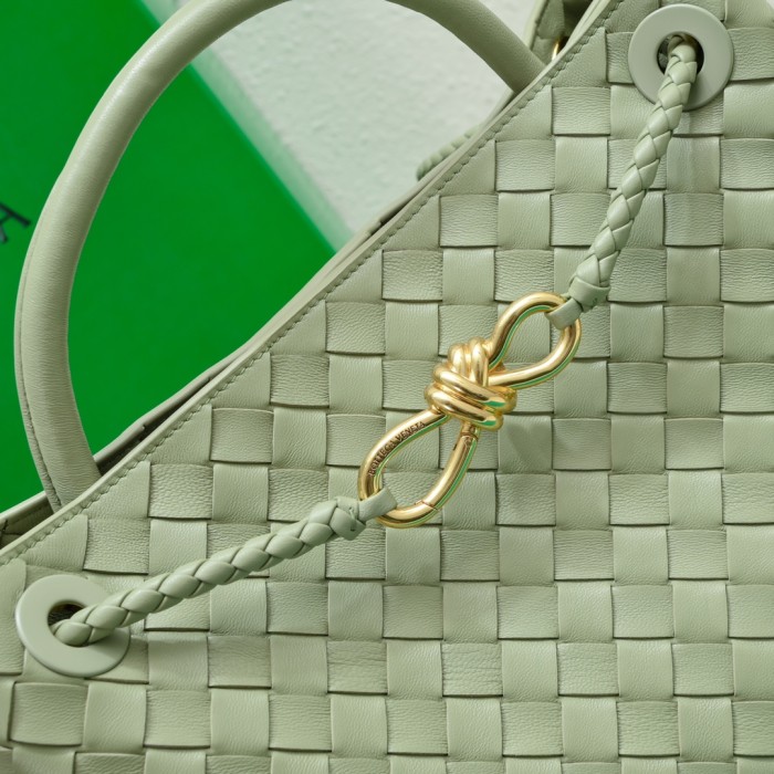  Handbags Bottega Veneta BvWallace 7748# size:22x13x9.5 cm