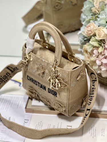  Handbags Dior 9207 size：24*20*11 cm