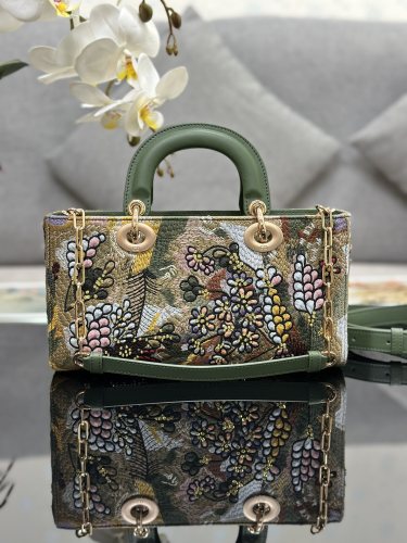  Handbags Lady Dior M0540 size:26*13.5*5 cm