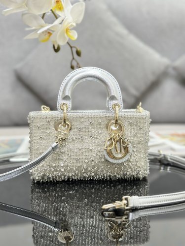  Handbags Lady Dior S0910 size:16*9*5 cm