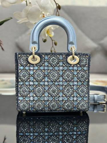  Handbags Lady Dior M0538 size:20*16.5*8 cm
