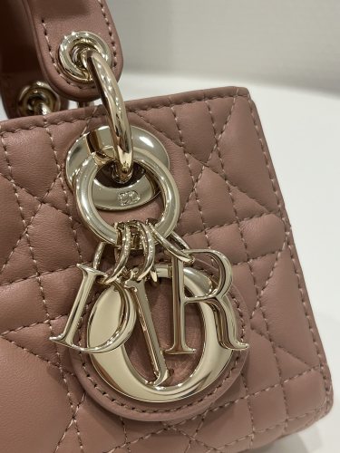  Handbags  Dior 9230 size：16*5*9 cm