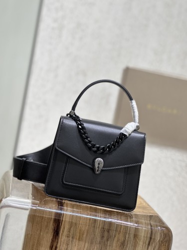  Handbags Bvlgari 290762 size:18*15*9.5 cm