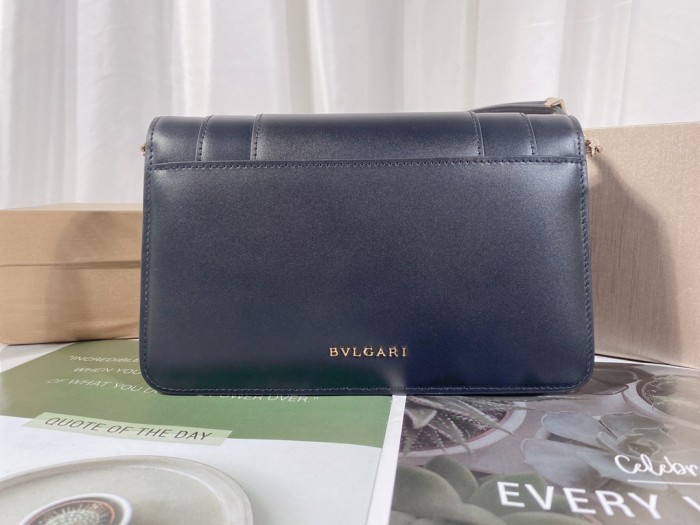  Handbags Bvlgari 292104950 size:22*15*4.5 cm