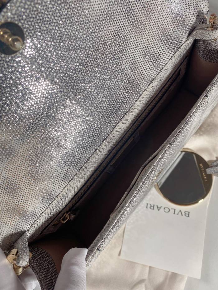  Handbags Bvlgari 370449880 size:25*12*3.5 cm