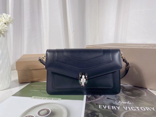  Handbags Bvlgari 292104950 size:22*15*4.5 cm