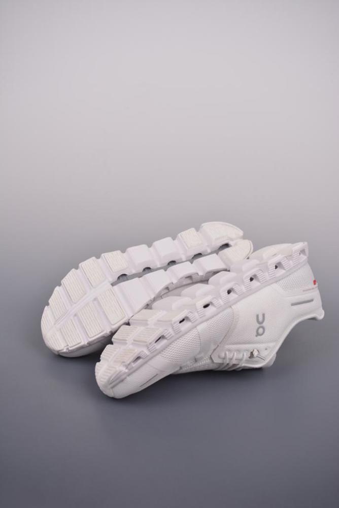 Shoes On Running Cloud 5 Undyed White (Women's)