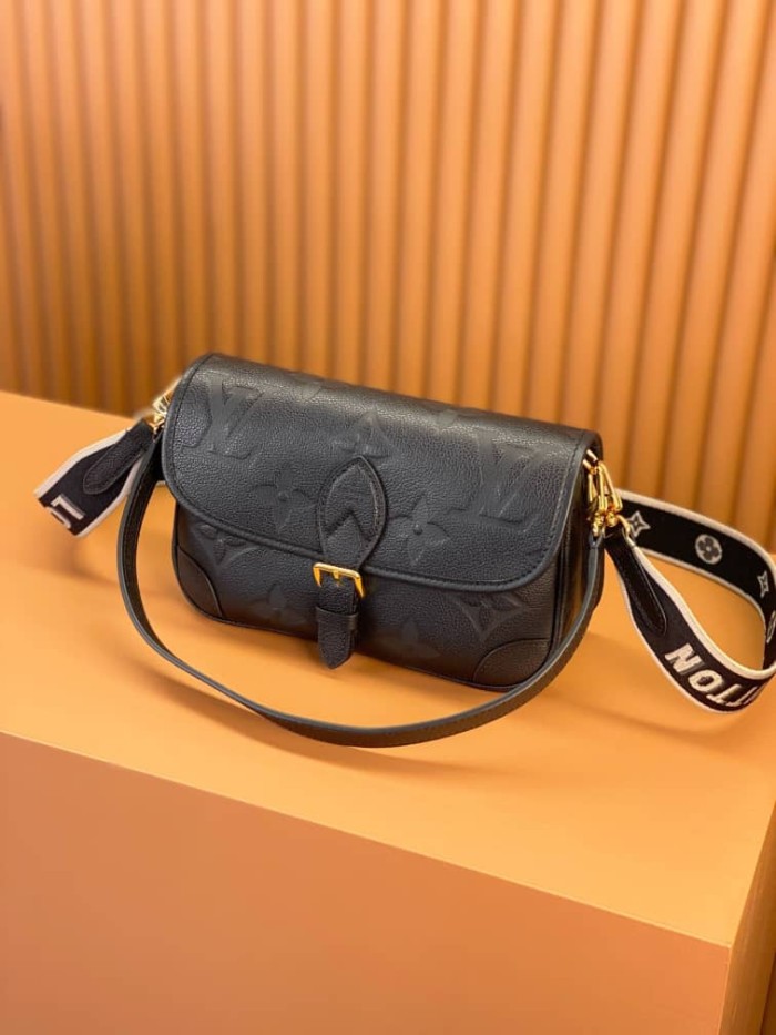 Handbags Louis Vuitton m46386 size 23*16*8.5cm