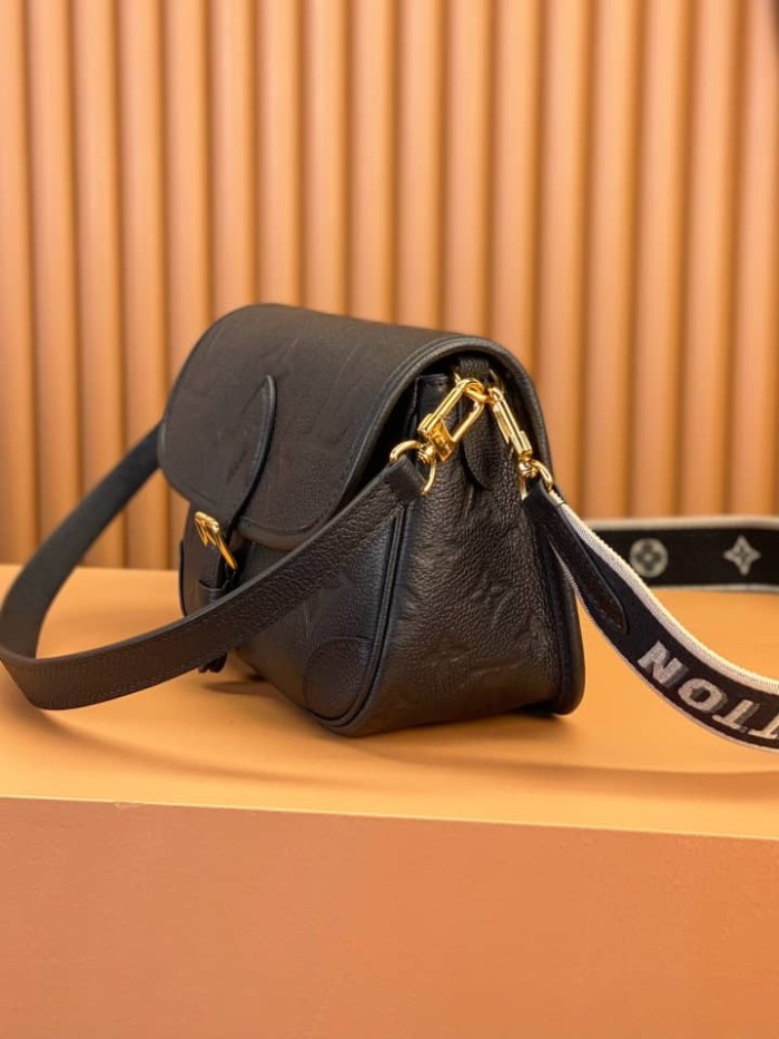 Handbags Louis Vuitton m46386 size 23*16*8.5cm