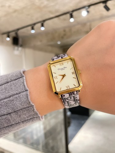Watches Dior 323428 size:26*32 mm