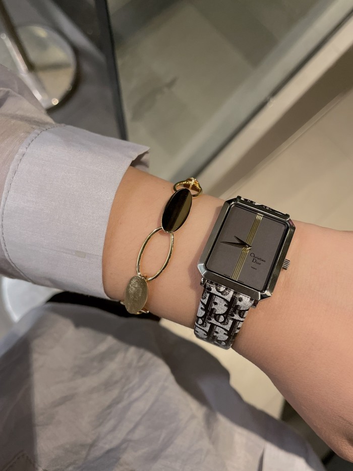 Watches Dior 323376 size:26*32 mm