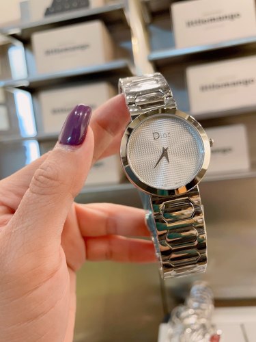 Watches Dior 323437 size:34 mm