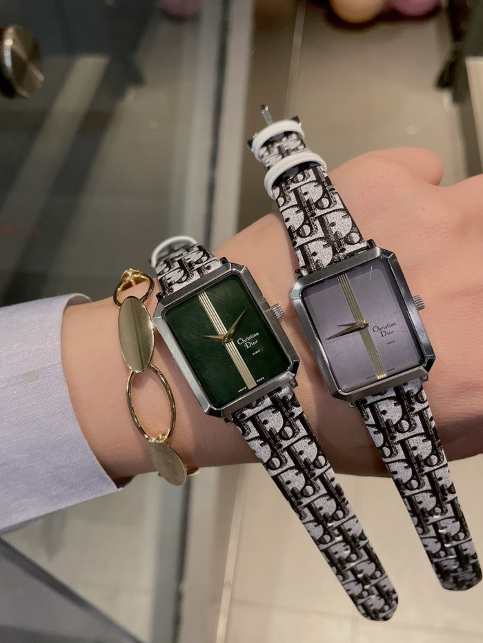 Watches Dior 323375 size:26*32 mm