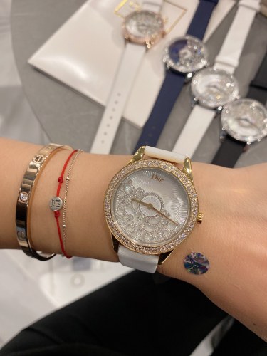 Watches Dior 323390 size:34 mm