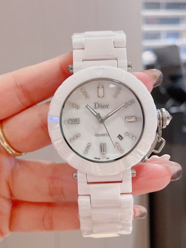 Watches Dior 323381 size:34 mm