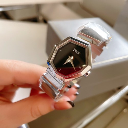 Watches Dior 323398 size:33 mm
