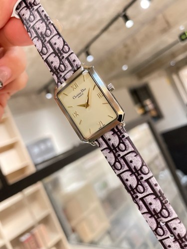 Watches Dior 323427 size:26*32 mm
