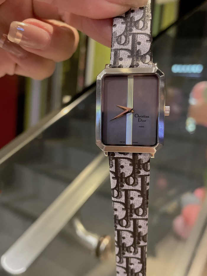 Watches Dior 323376 size:26*32 mm