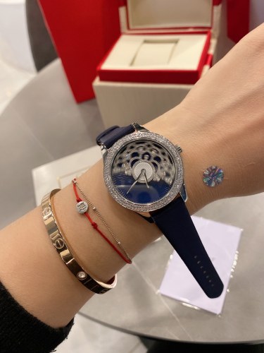 Watches Dior 323389 size:34 mm