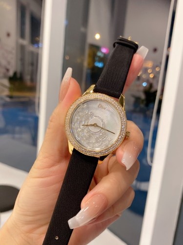 Watches Dior 323390 size:34 mm