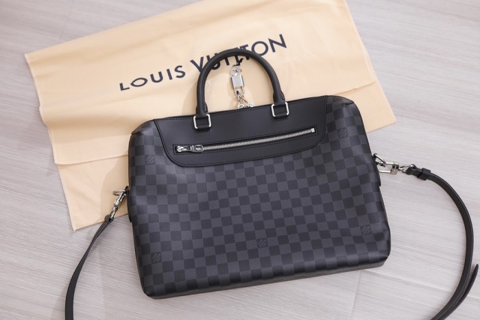 handbag Louis Vuitton N48260 size 37*28*6