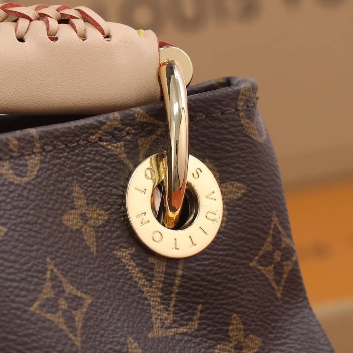 handbag Louis Vuitton M40249 size 43*32*24cm