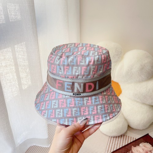 Streetwear Hat Fendi 329371