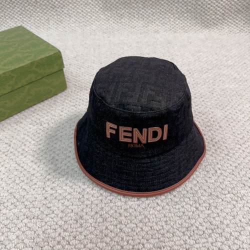 Streetwear Hat Fendi 329337