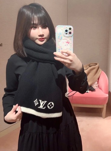 Streetwear Scarf LV 328863 SIZE:35*200cm