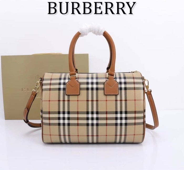 Handbag Burberry 40569460 size 30*15*21 cm