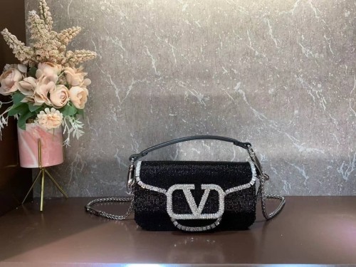 Handbag Valentino V0134 size 20*11*5 cm