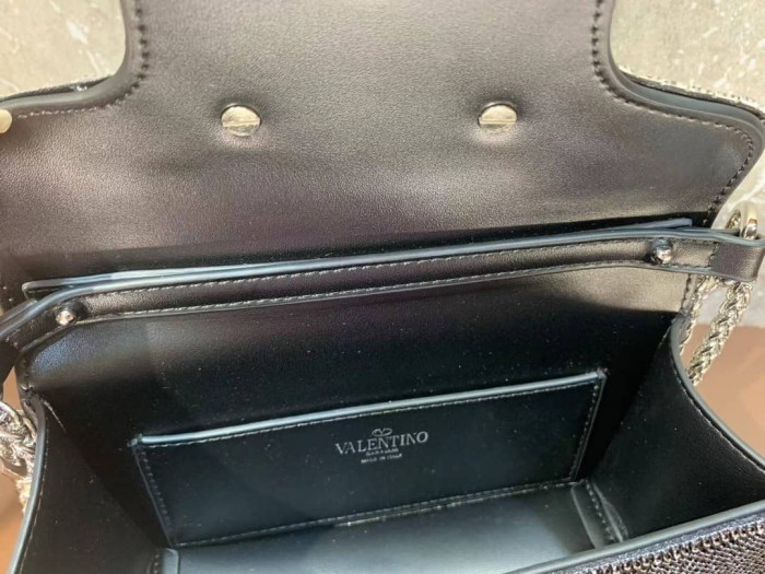 Handbag Valentino V0134 size 20*11*5 cm