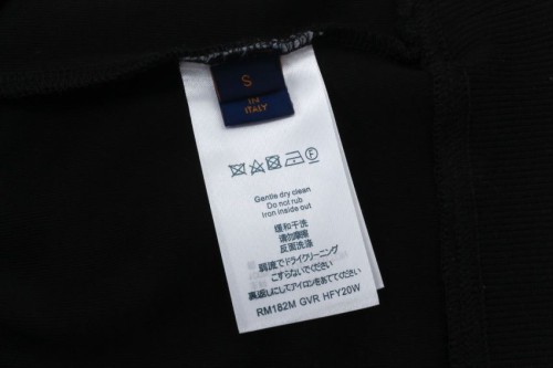 Clothes Louis Vuitton 1205