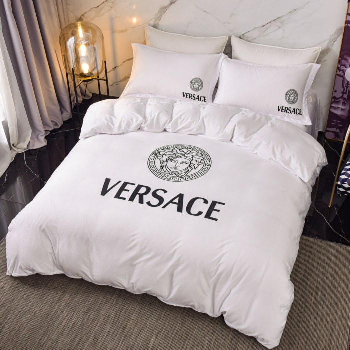  Bedclothes Versace 8