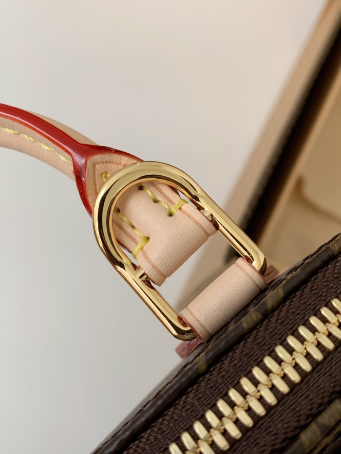 Handbag Louis Vuitton M82717 size 18*12*8cm