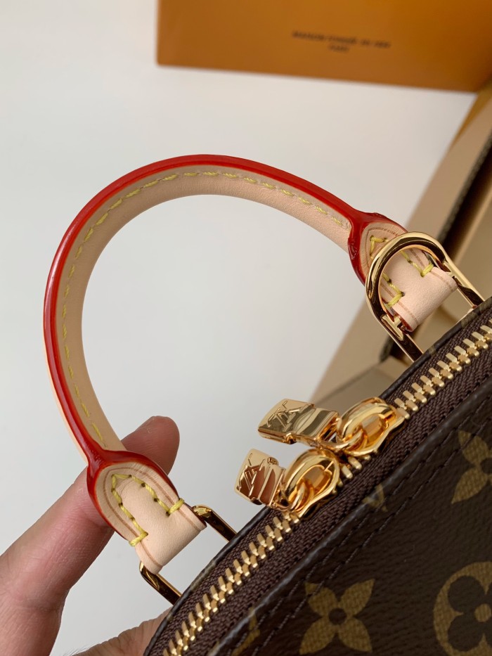 Handbag Louis Vuitton M82717 size 18*12*8cm
