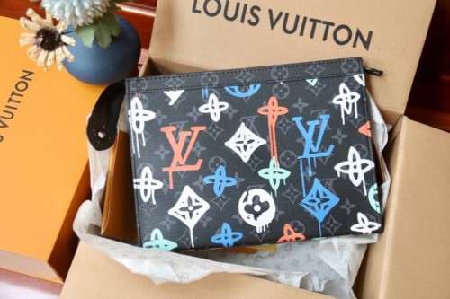 Handbag Louis Vuitton M81803 size  27 x 21 x 3 cm