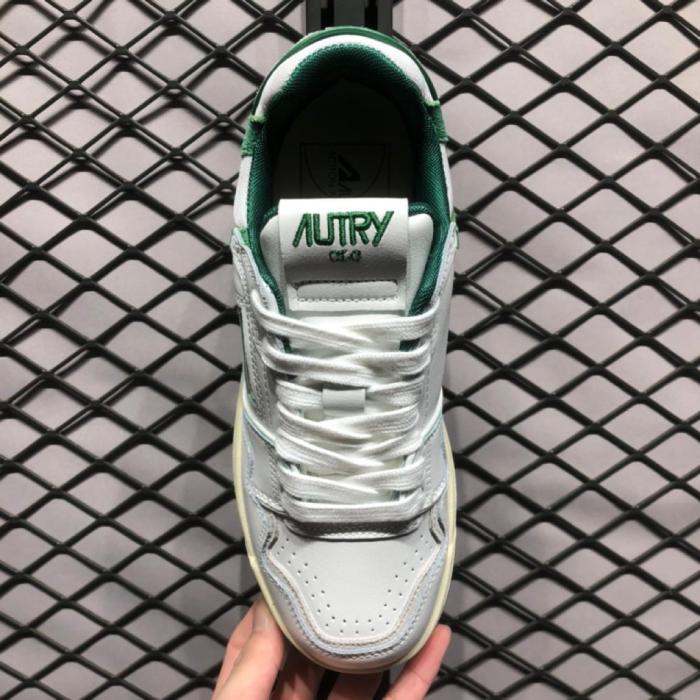 AUTRY SNEAKERS MAN CLC SNEAKERS IN WHITE LEATHER AND GREEN