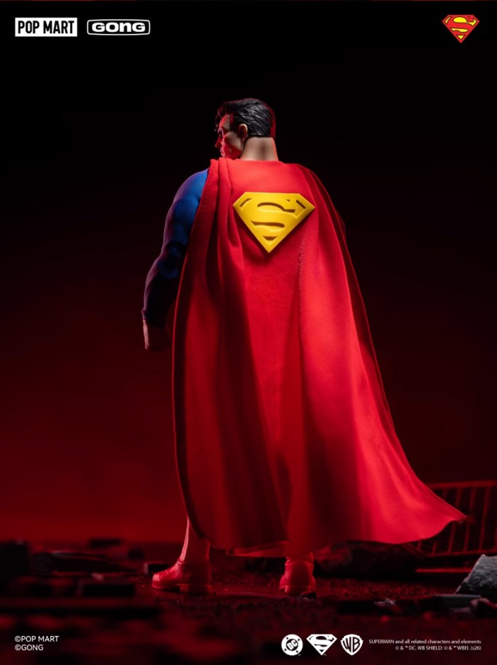 (In Stock)POPMART&GONG 1/8 Superman Silent Action Figure 17.5cm Height